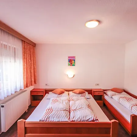Appartamento Garni Regina-2 By Interhome